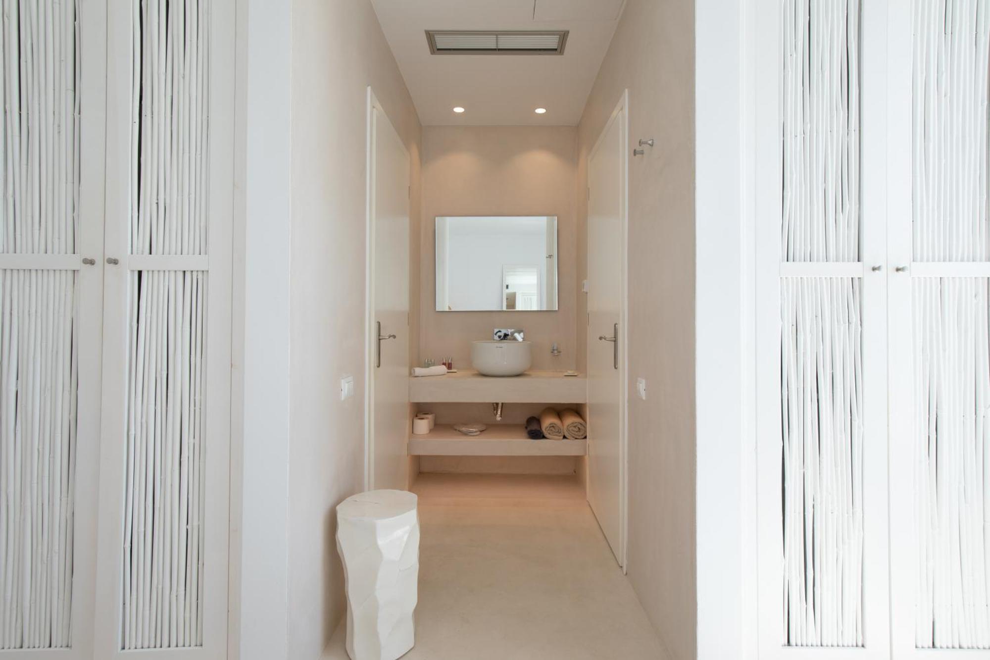 The Ammonite Resort Plintri Room photo
